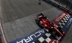 Scott-Dixon-sweeps-Toronto