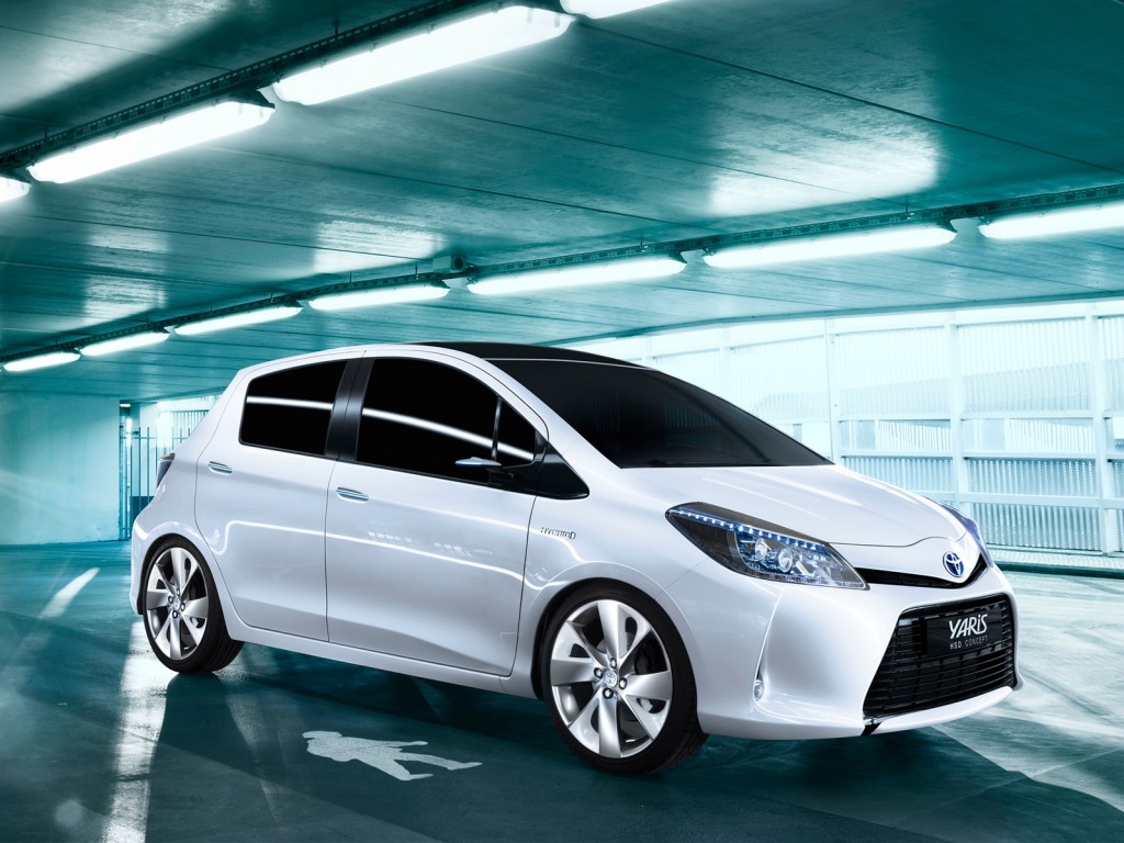 Nella foto, Toyota Yaris Hybrid