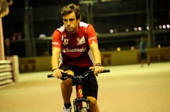 alonso-in-bici-pista-singapore-2012