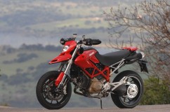 big_ducati_hypermotard_2007_01