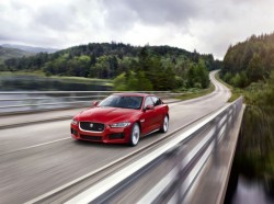 jaguar-xe-20-i4-td-180-cv-prime-impressioni_1.jpg_650