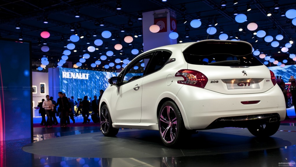 paris-2012-peugeot-208-gti-live-photos_3